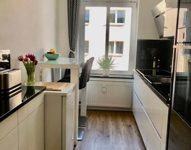 Attraktive Wohnung Mit Balkon Zum Gruenen Hinterhof