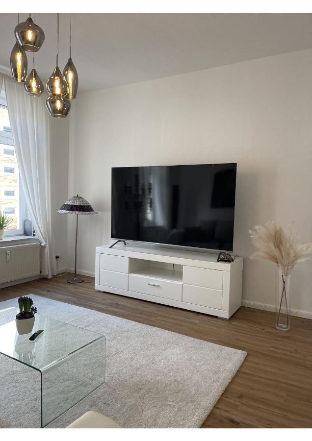 Apartment Attraktive Mit Balkon Zum Gruenen Hinterhof *