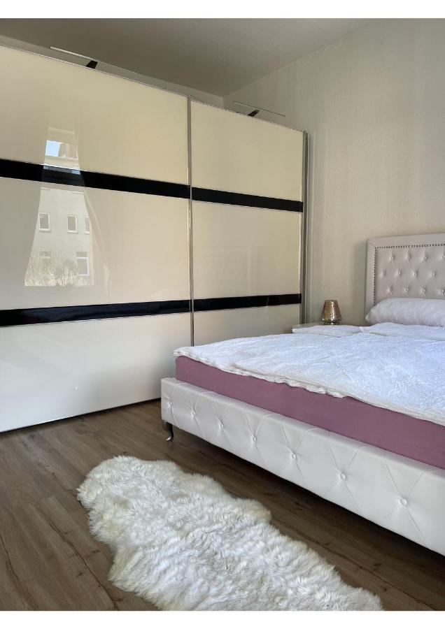 Attraktive Mit Balkon Zum Gruenen Hinterhof Apartment